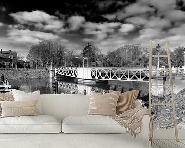 De Muntbrug over het Merwedekanaal in Utrecht (zwart-wit)