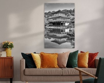 Idyllischer Kinkakuji Tempel | monochrom von Melanie Viola