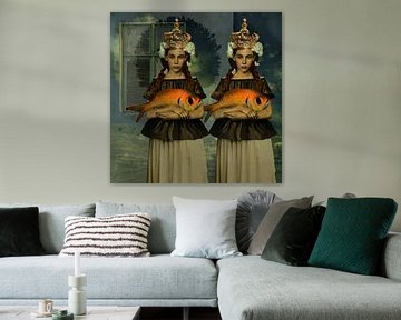 Vintage Beauty Twin Gold Crown by Yvonne Zeldenthuis