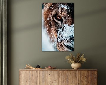 Leeuw close-up met sneeuwvlokken van Art & Soul Creations