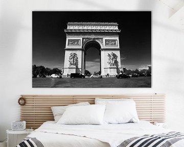 The Arc de Triomphe (black and white) by Be More Outdoor