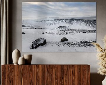 De adem van de aarde – winter op Hverfjall van Gerry van Roosmalen
