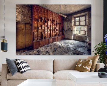Archivraum im stillgelegten Krankenhaus. von Roman Robroek – Fotos verlassener Gebäude