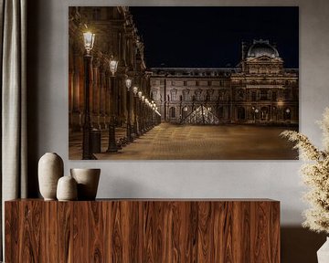 Le Louvre Parijs in de Avond