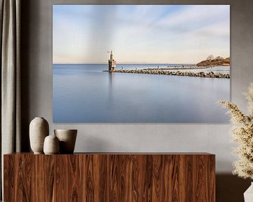 Aan de oever van het Grevelingenmeer tijdens zonsondergang van Claire van Dun