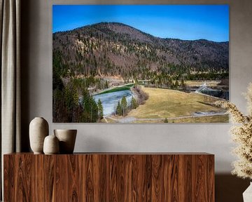 De gedeeltelijk bevroren zijrivier van de Sylvensteinspeicher Se van ManfredFotos