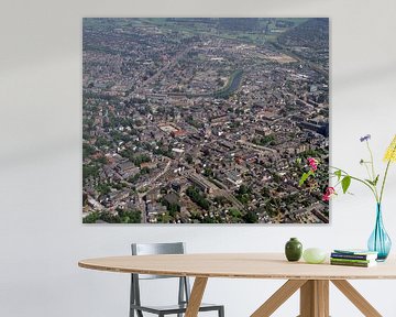 1990: Historische luchtfoto van de stad Apeldoorn van Frans Rombout