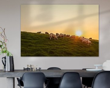 Kudde schapen bij zonsondergang van Martin Bergsma