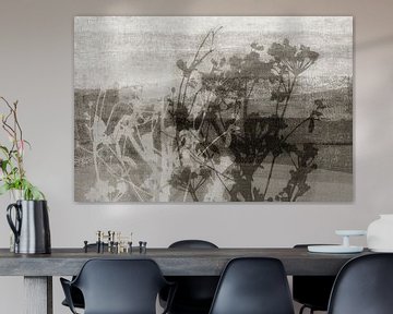 Bloemen in neutrale kleuren op linnen van Dina Dankers