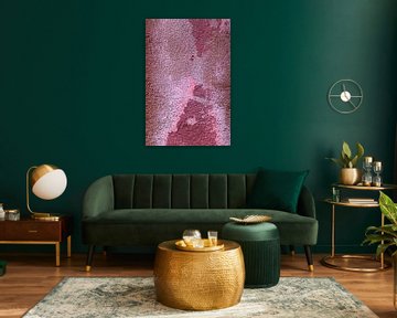 Abstracte fotografie: paars-roze muur met veel textuur van Danielle Roeleveld