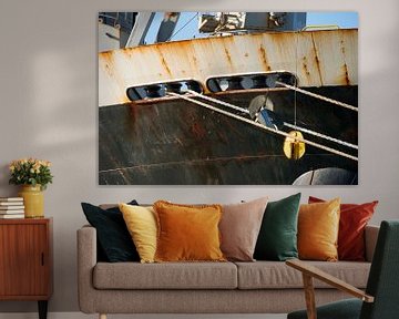 Roest op de boeg en trossen naar de wal van scheepskijkerhavenfotografie