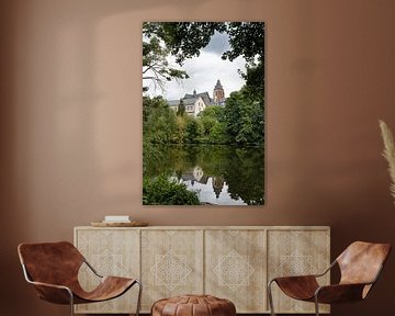 Kathedraal van Wetzlar boven de rivier de Lahn, met reflecties in de herfst van Andreas Freund