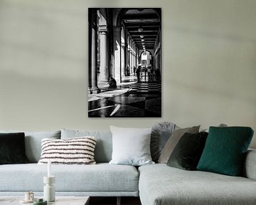 Een bogengalerij in de Toscaanse stad Arezzo