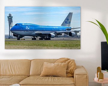 Vertrekkende KLM Boeing 747-400 Combi. van Jaap van den Berg