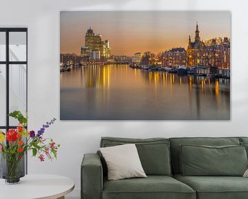 Amstel Amsterdam in gouden licht van Elisabeth Aardema