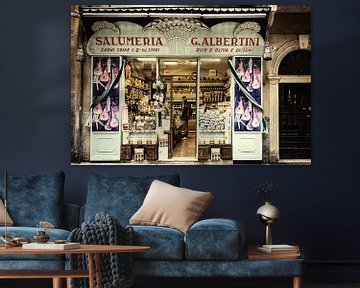 Straatbeeld in Verona: Salumeria G. Albertini