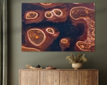 Circular Patterns in Aboriginal landscape, Wet salt lake in central Australia at Lake Amadeus on the way to Uluru (Ayers Rock)