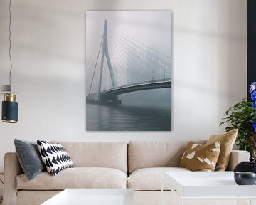 Pont dans le brouillard