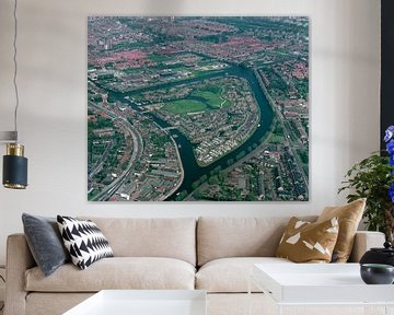 1985: Historische luchtfoto van het Waardeiland in Leiden van Frans Rombout