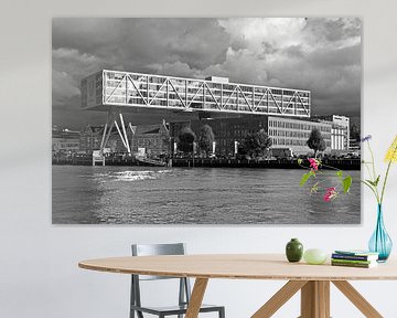 Unilever 'De Brug' te Rotterdam zwart / wit van Anton de Zeeuw
