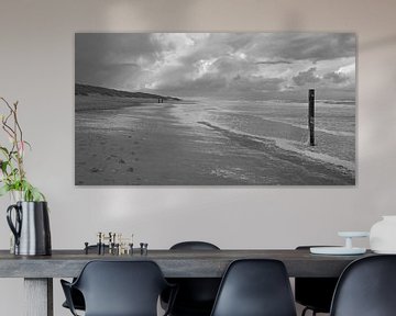 Strand van Texel in zwart wit van Jose Lok