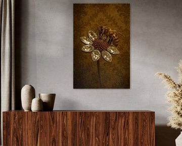 Koningin van het Goud – bij op diamantbloem van But First Framing