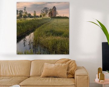 Zonsopkomst in de lente bij de Mauritiuskerk in Marsum, Groningen van Henk Meijer Photography