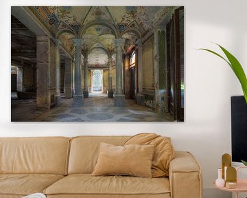De entree van een mooie villa in Italië van Truus Nijland