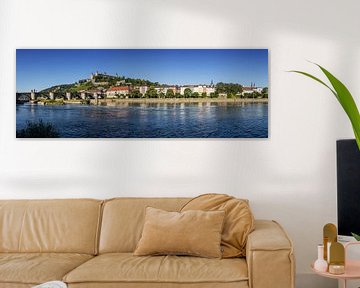 Würzburg Panorama - Alte Mainbrücke und Festung Marienberg mit Stadtskyline von Frank Herrmann
