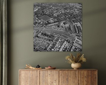 1976:Historische zwart/wit luchtfoto van de stad Leiden