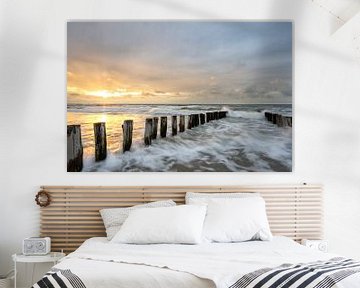 Fine Art landschap van een golfbreker tijdens de zonsondergang van John van de Gazelle fotografie