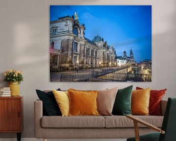 Dresden - Het terras van Brühl op het blauwe uur van t.ART