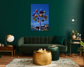 Colourful hustle and bustle on the fairground by Thomas Riess