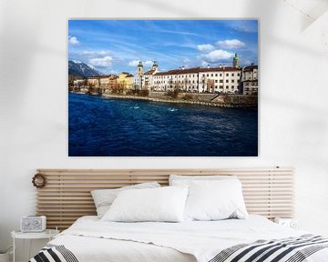 Oude binnenstad van Innsbruck aan de oever van de Inn van ManfredFotos