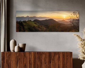Panorama van een zonsopgang in Slovenië van Martin Podt