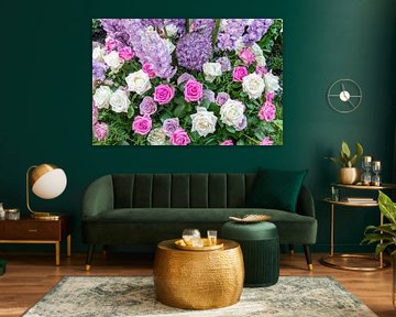 Boeket met roze gekleurde en witte rozen met delphinium en van Dieter Meyer