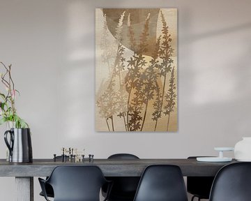 Bloemen in warme bruine kleuren op abstract linnen van Dina Dankers