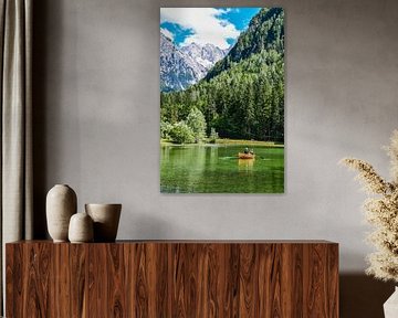 Ein Paar rudern auf dem Plansarsko See, Jezersko, Slowenien von Lars-Olof Nilsson