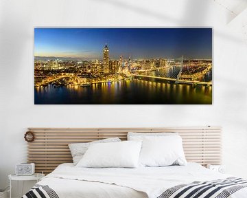 Skyline von Rotterdam bei Nacht mit Blick auf die Erasmusbrug von Sjoerd van der Wal Fotografie