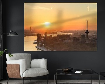 Euromast in Rotterdam tijdens zonsondergang over de Nieuwe Maas van Sjoerd van der Wal Fotografie