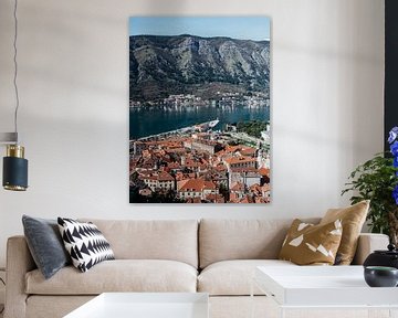 Blick über Kotor, Montenegro von Dayenne van Peperstraten
