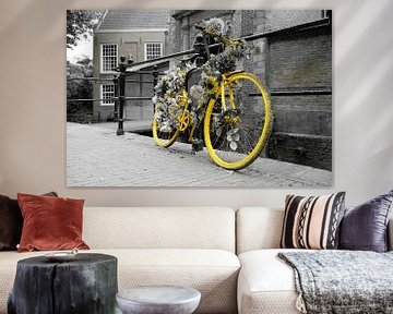 Gele fiets in Gouda van Framed by Elisabeth