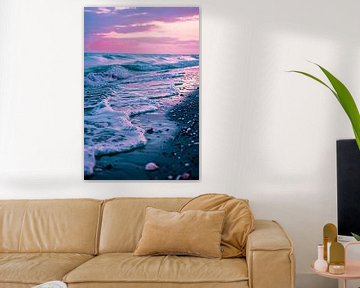 Golvend strand bij zonsopgang van Art & Soul Creations