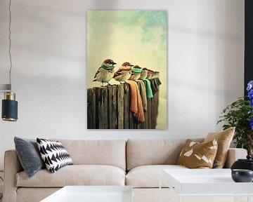Vogels met sjaals op hek van Imperial Art House