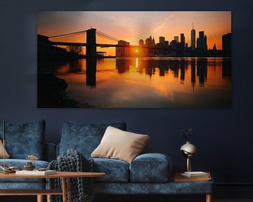 Brooklyn Bridge bei Sonnenuntergang - warme Stadtromantik von Vlindertuin-Art