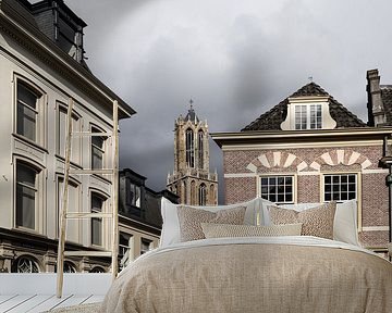 De Domtoren vanaf de Nieuwegracht in kleur