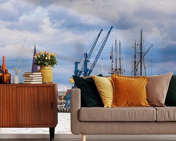 Blick über den Fluss Warnow auf die Hansestadt Rostock von Rico Ködder