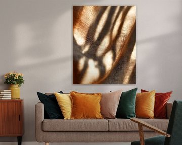 Shadow play on linen fold