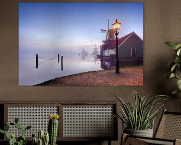 Zaanse Schans par un matin brumeux sur John Leeninga