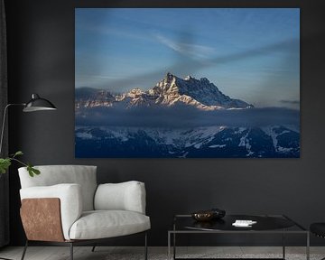 Les Dents du Midi dans la brume